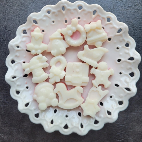Other - Handmade Candy Cane Scented Soy Wax Melts